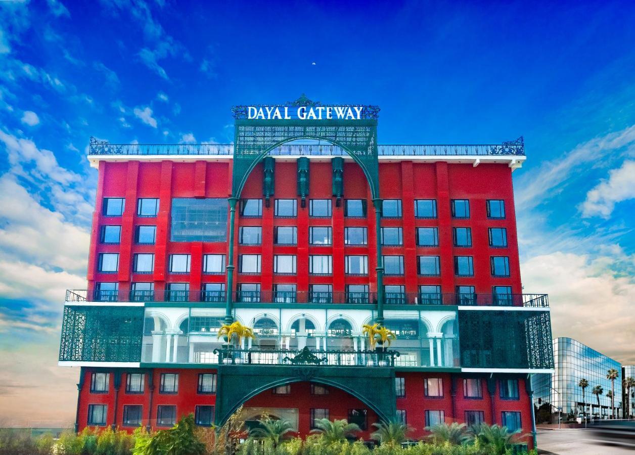 Dayal Gateway Hotel Лакнау Екстериор снимка