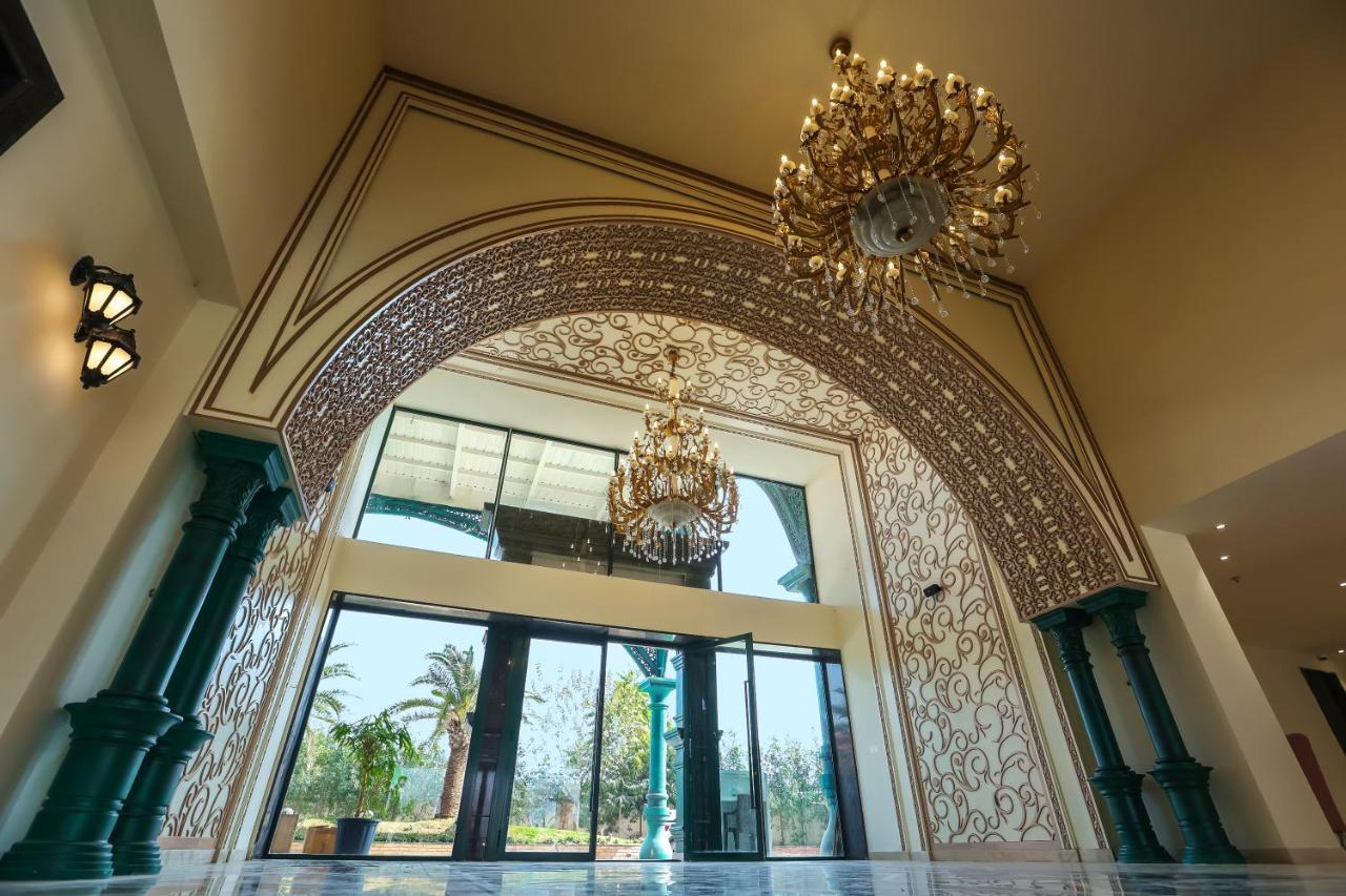 Dayal Gateway Hotel Лакнау Екстериор снимка