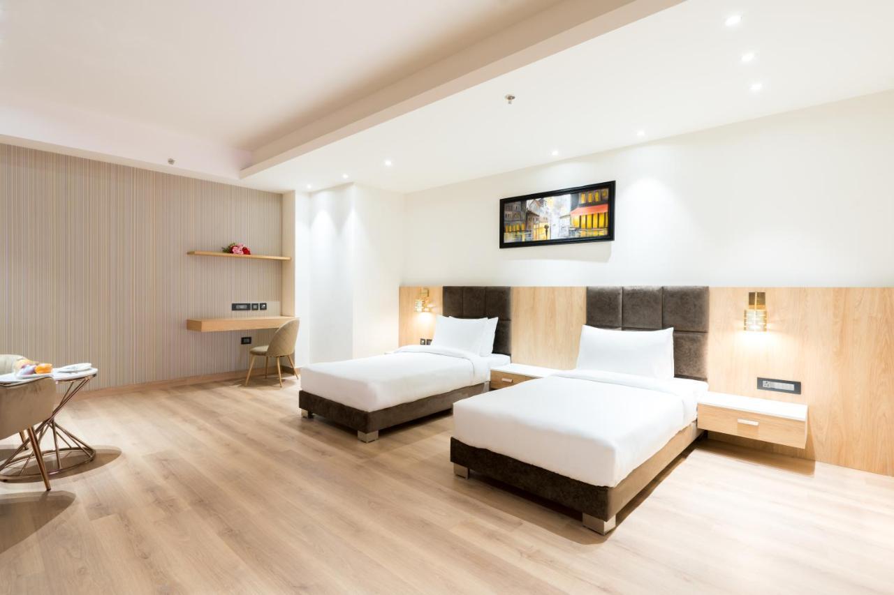 Dayal Gateway Hotel Лакнау Екстериор снимка