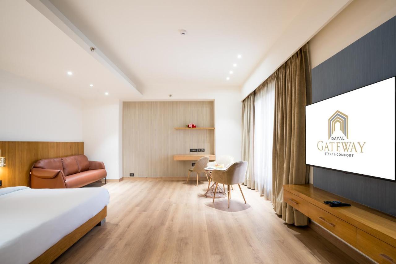 Dayal Gateway Hotel Лакнау Екстериор снимка