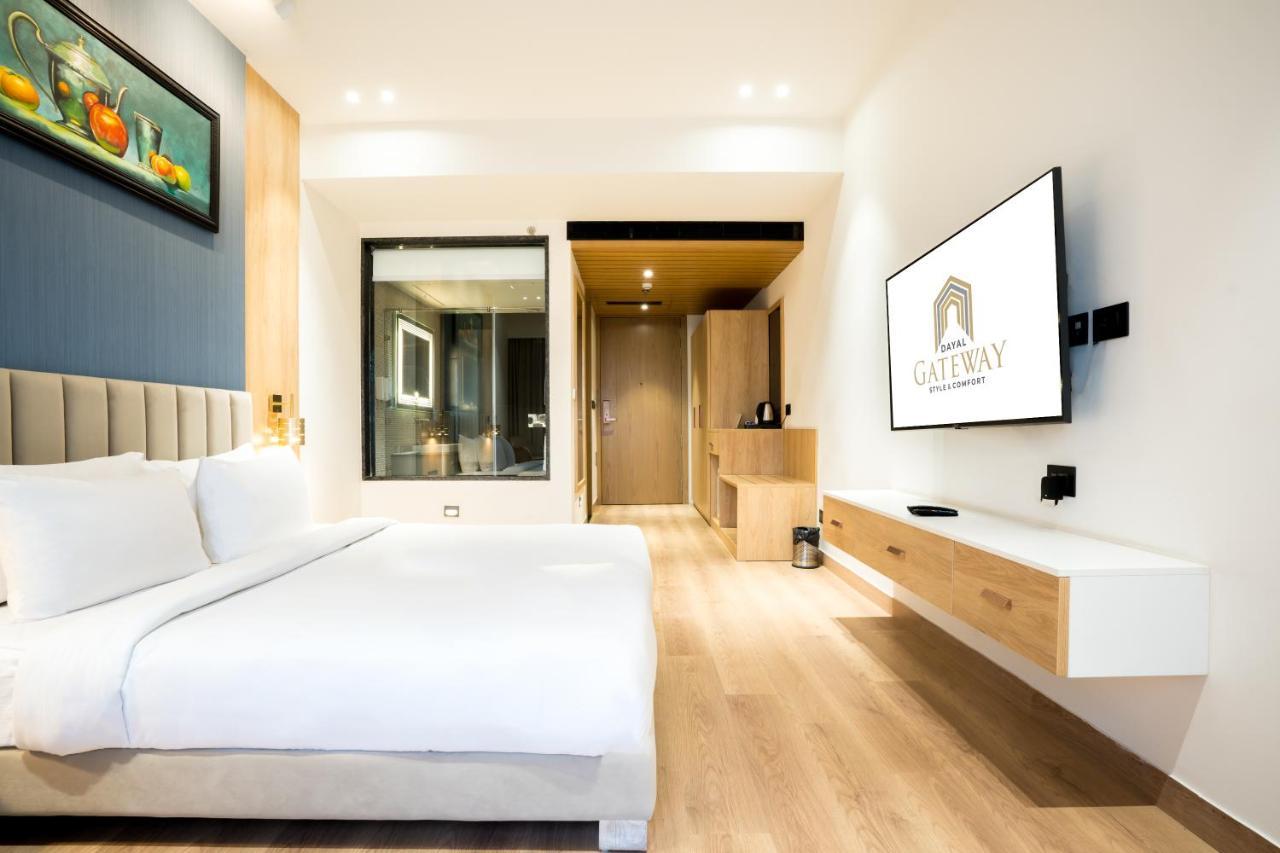 Dayal Gateway Hotel Лакнау Екстериор снимка