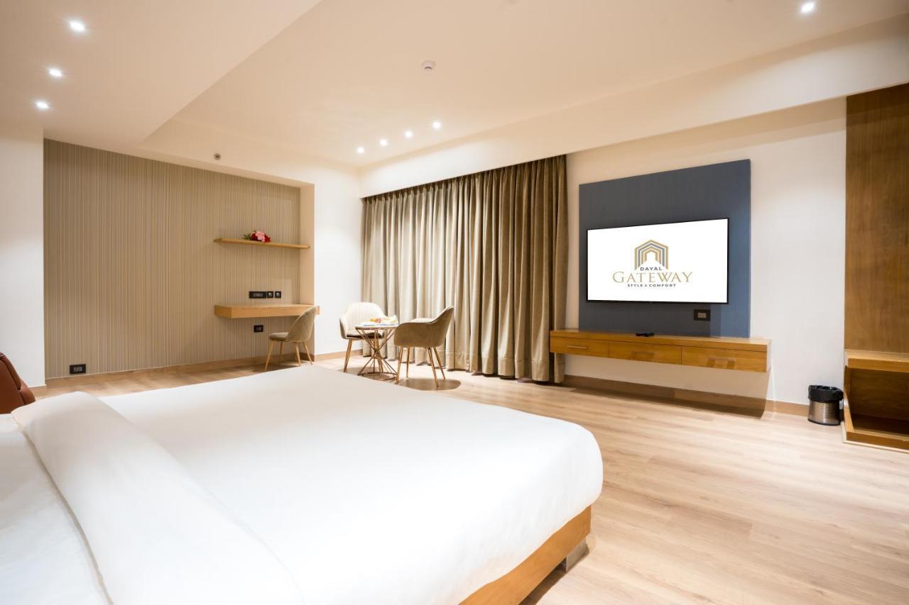 Dayal Gateway Hotel Лакнау Екстериор снимка